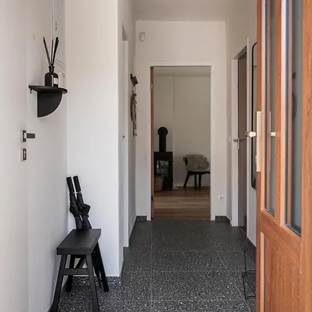 Apartment Cely V Rodinnem Dome S Vanou A Krbem *