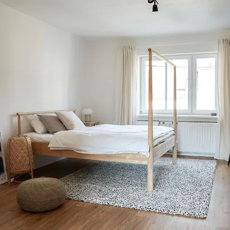 Apartment Cely V Rodinnem Dome S Vanou A Krbem